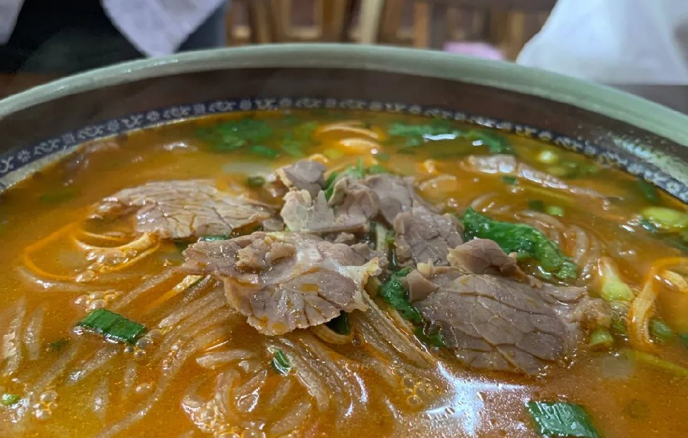 牛肉汤生意火爆的原因找到了！